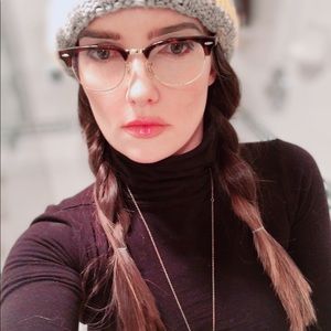 Meet your Posher, April